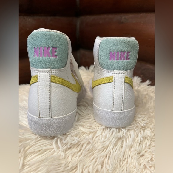 Nike Blazer Mid 77 GS White Light Zitron - Picture 3 of 6